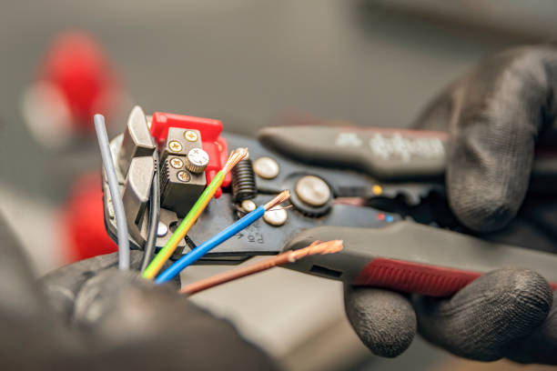 Best Affordable Emergency Electrician  in Camden, NJ